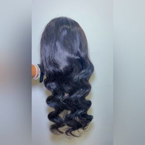 Luxurious Black Wavy Wig